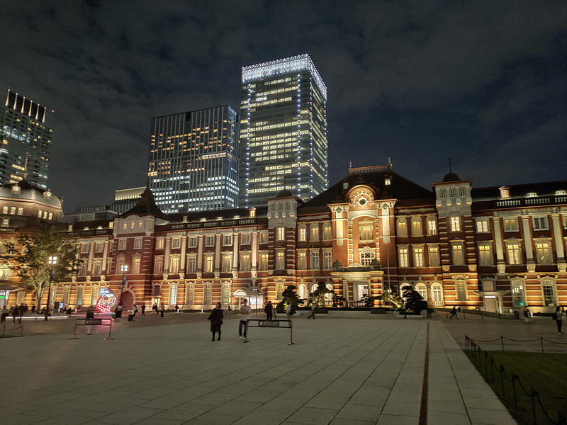 「夜景」モードで撮影。明るく鮮明でノイズもなく、1つの作品のように仕上がる