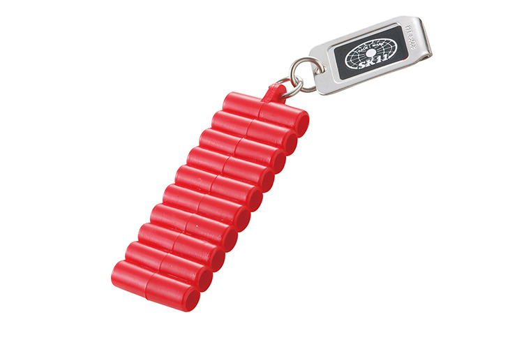 藤原産業「SK11 スクリューDVビットホルダー BH-1」。10本のビットをセットできるビットホルダーで、シリコーンのような柔軟な樹脂でできています。本来は右写真のようなベルトや工具袋に吊せる金具が付いています。ネット通販では200円前後で売られているようです。