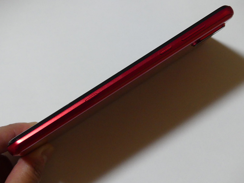 側面は角が立っていて、しっかりホールドできます。