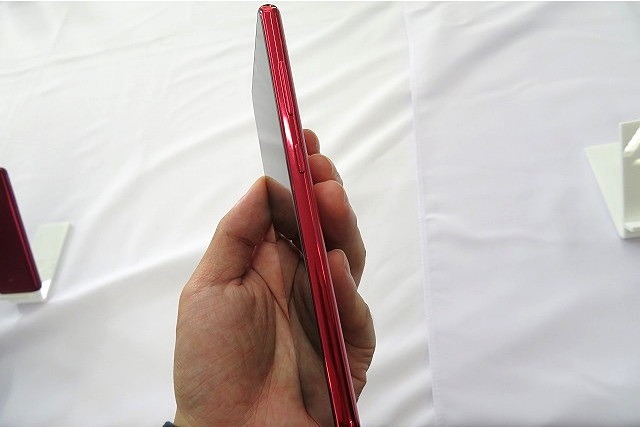 シンプルな画面の「かんたんモード」を搭載