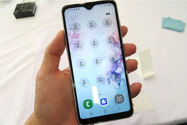 シンプルな画面の「かんたんモード」を搭載