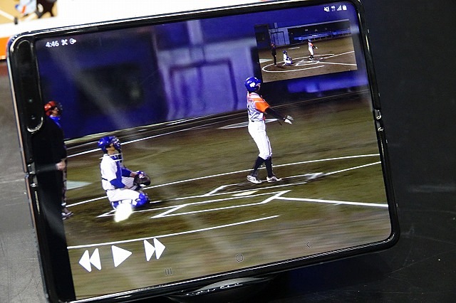 自由視点映像のソリューション。指でドラッグするだけで好みの視点の映像を見れる