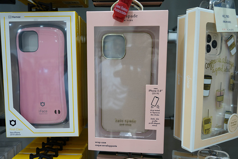 ケイト・スペード ニューヨークのケース。何種類かラインナップされていた