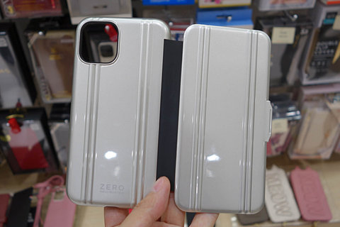 iPhone 11」発売直後、スマートフォンアクセサリー専門店「UNiCASE」で