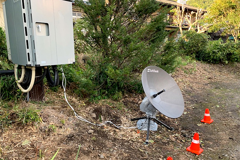 1人で運搬できる組み立て式の可搬型衛星アンテナ