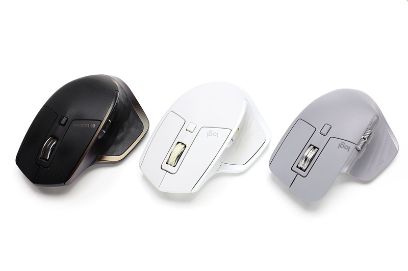 左から（古い順に）MX Master、MX MASTER 2S、MX Master 3。MX MasterとMX MASTER 2Sの形状はほぼ同じですが、MX Master 3はけっこう形状が変わりました。