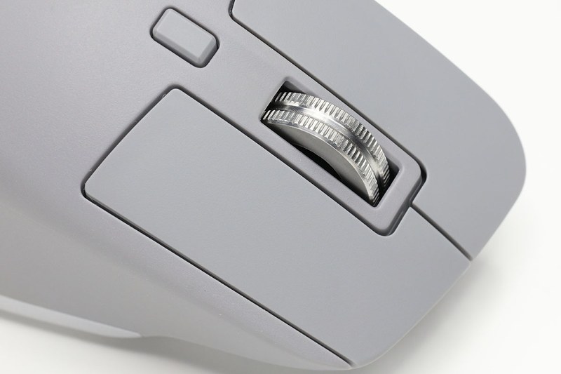 左はMX Masterのスクロールホイール。右がMX Master 3のスクロールホイールで、ステンレス製です。