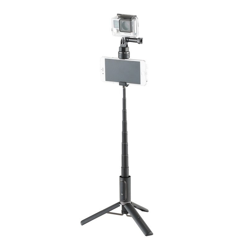コールマンセルフィーシリーズの「セルフィーマルチスタンド」。自撮り棒にスタンドおよび簡易雲台が付き、スマートフォンに加えてアクションカメラなども同時装着できる製品です。ベルボンダイレクト楽天市場店税込価格は4290円。