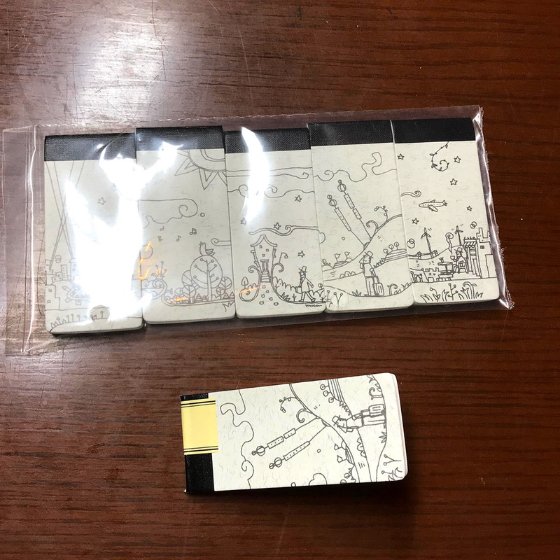 極小ノートはこのようにセットで販売されています。生産停止になるのが怖いので、つい大量に買い込んでしまいました