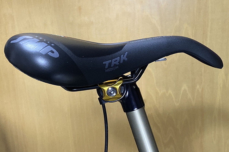 自転車に取り付けた様子。