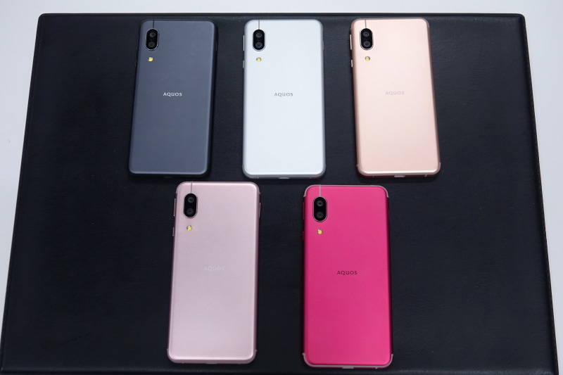 AQUOS sense3