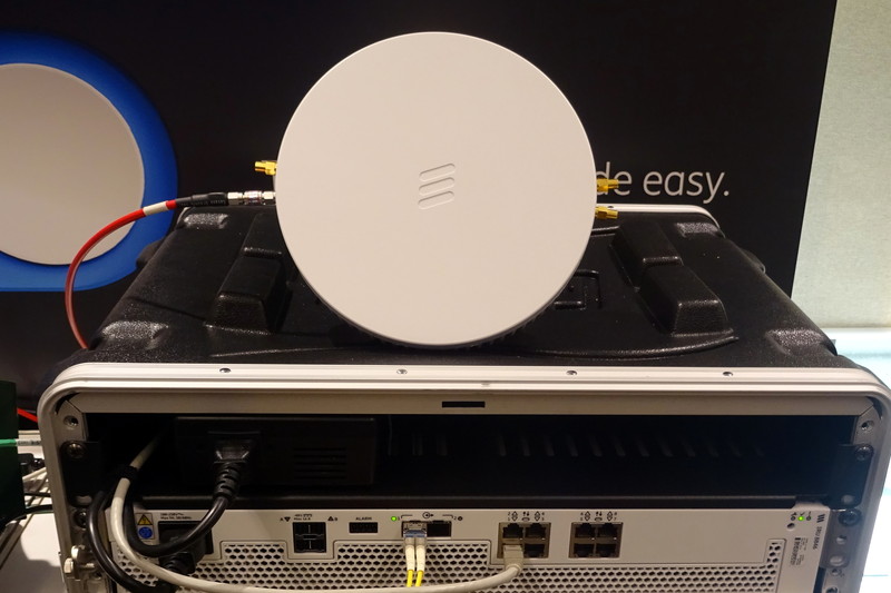 屋内向け無線ユニット「5G Dot」