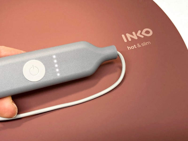 電源ボタンオンで最大レベルで運転を開始する。レベル状態は点灯するLEDの数でわかるようになっている