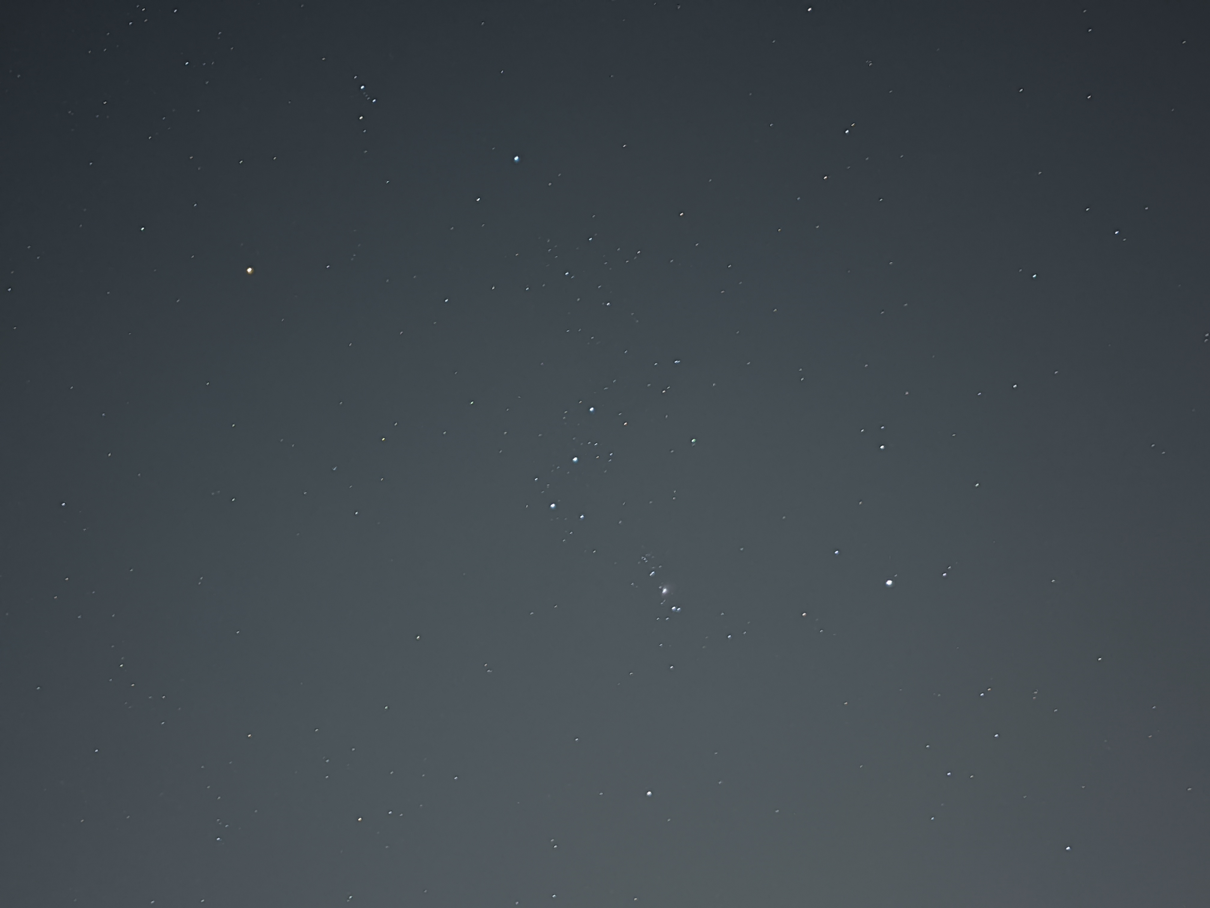 オリオン座だけにズーム（拡大画像は元ファイルです）