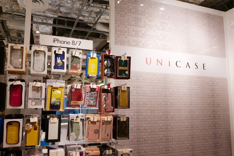 スマートフォンアクセサリーの「UNiCASE」