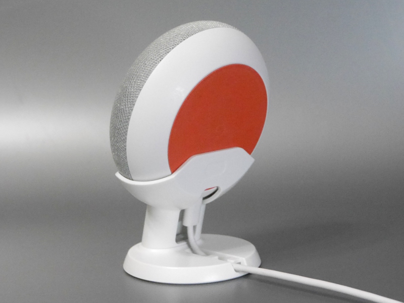 背後から見ると倒れそうだが、これでいて意外と安定感がある