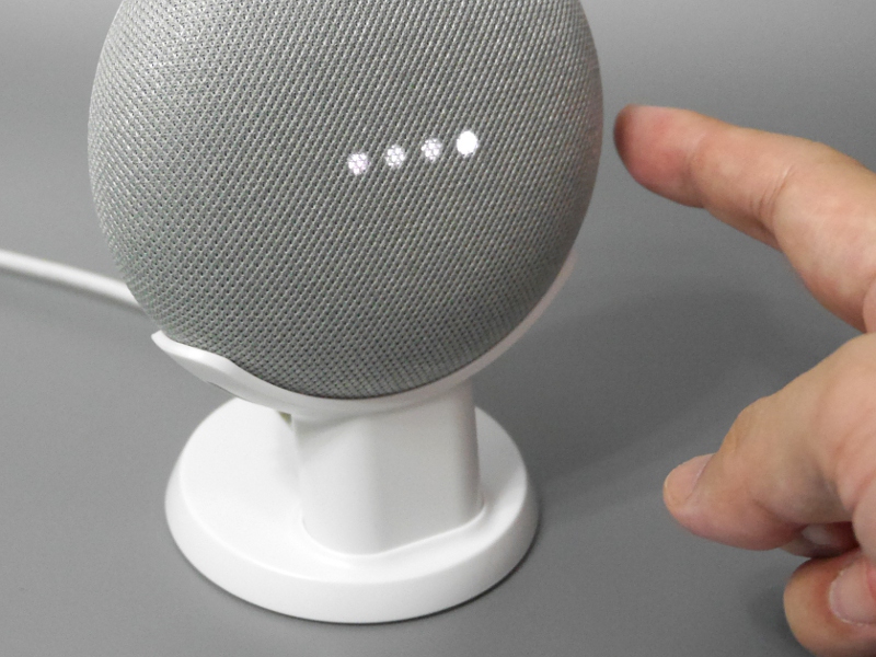 本来の向きとは天地逆に設置するため、音量小／大の側面タッチの向きは反対になる