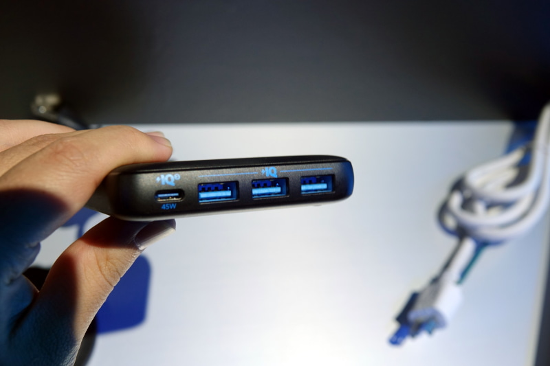 PowerPort Atom III Slim（Four Ports）