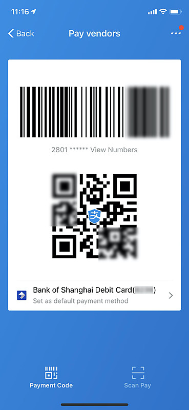QRコードを表示して、お店の人に読み取ってもらったり、レジにあるリーダーにかざすのが一般的。自分でスキャンする場合は、右下の「Scap Pay」をタップ
