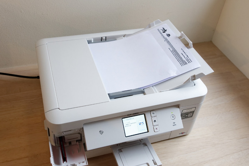 ADFを搭載。仕事でもプライベートでも、複数枚のコピー/スキャンをしたいときは重宝する