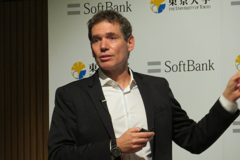 Karius ミッキー・カーデス氏