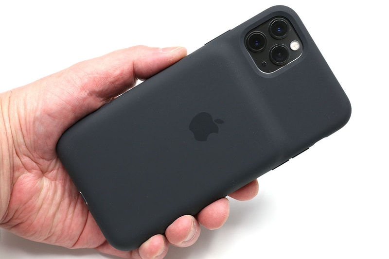 iPhone 11に対応する純正バッテリーケース「Smart Battery Case with Wireless Charging」をレビューしました。