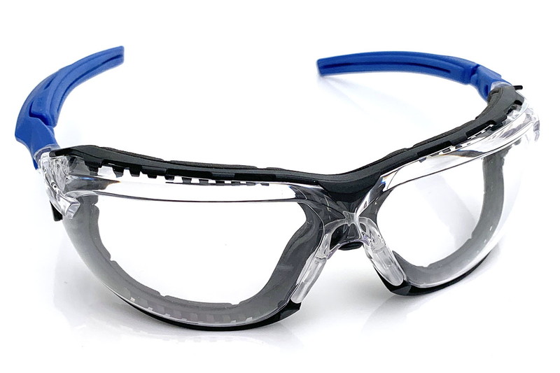 東京の西、青梅駅あたりから奥多摩湖までサイクリングすると、トンネルがたくさんあるし交通量もそこそこ多いしで、いろいろタイヘン！　いつも使っている調光サングラスだと、頻出するトンネル内を走るのにちょっと不都合！　というわけで、奥多摩サイクリング向きのアイウェアを探してみたところ、安くて実用的なのがあったという話。左写真は奥多摩へ向かう途中のトンネルのひとつ。わりと狭めで、交通量も多いので、サイクリングだとチョイ怖い。右写真はビジョンベルデの保護メガネ「VS-102F」。直販税込価格2189円と手頃なのに、奥多摩トンネル込みサイクリングにバッチリ使える便利アイウェアなのでした。