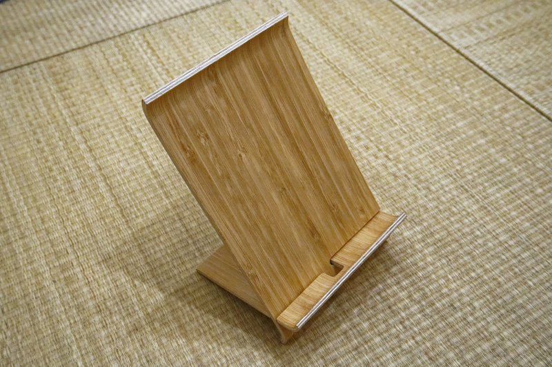 組み合わせるとスマホスタンドになる