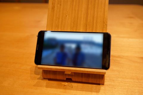 地味に使いやすいIKEAのワンコイン・スマホスタンド - ケータイ Watch