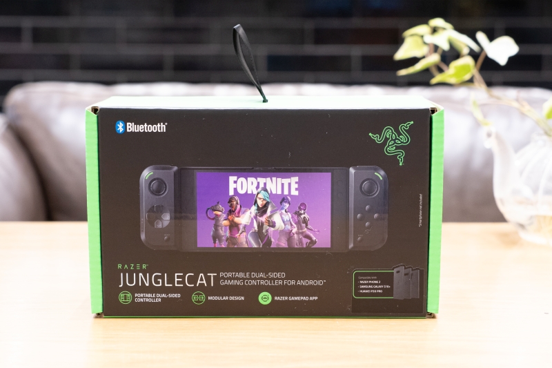 「フォートナイト」を全面に押し出したパッケージ