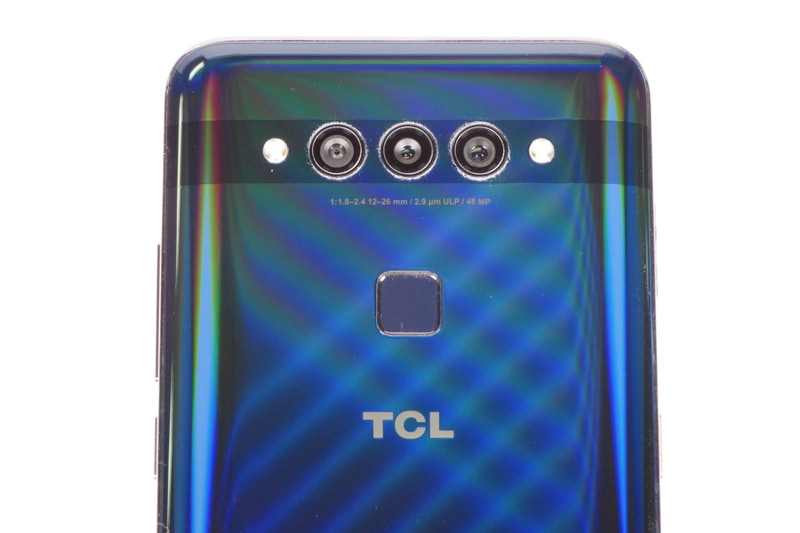 トリプルカメラ