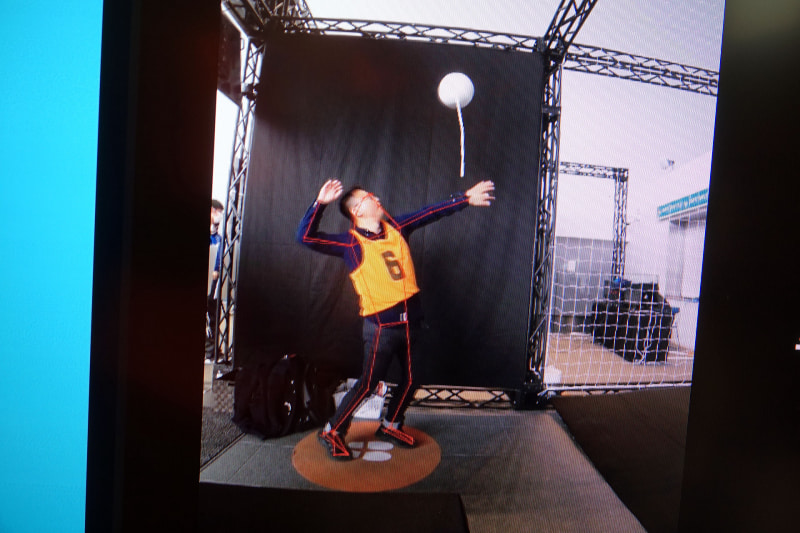 4Kカメラでプレイヤーを捉え、おおよその骨格を推定