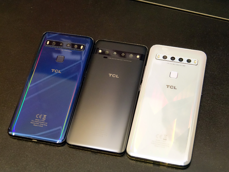 左からTCL 10 L、TCL 10 Pro、TCL 10 5G。背面上部にクアッドカメラを配置するなど、デザインには統一性を持たせている