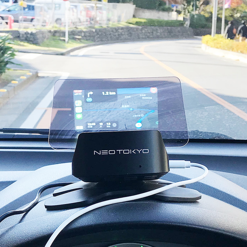 ナビ機能は必要十分。運転を開始すると自動的に走行中画面になります。昼間でも視認性に問題はありません