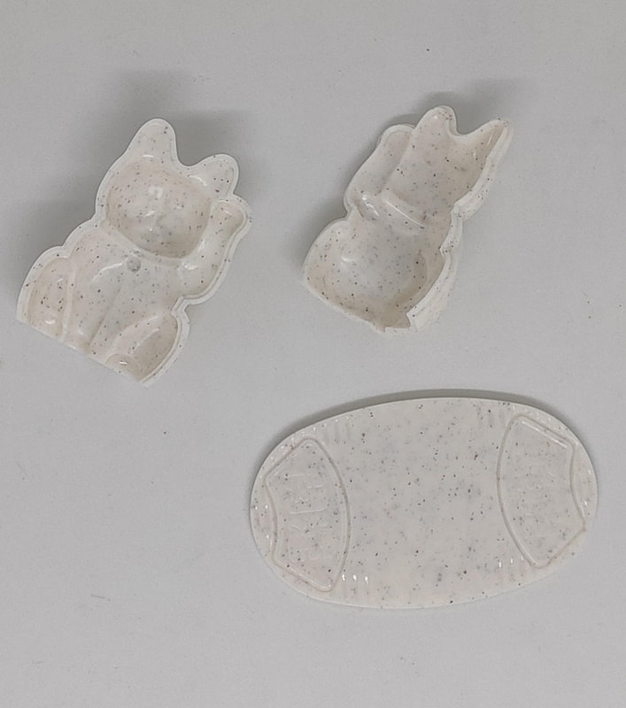 猫枠は前部と後部に分かれ、飾り台も付属する