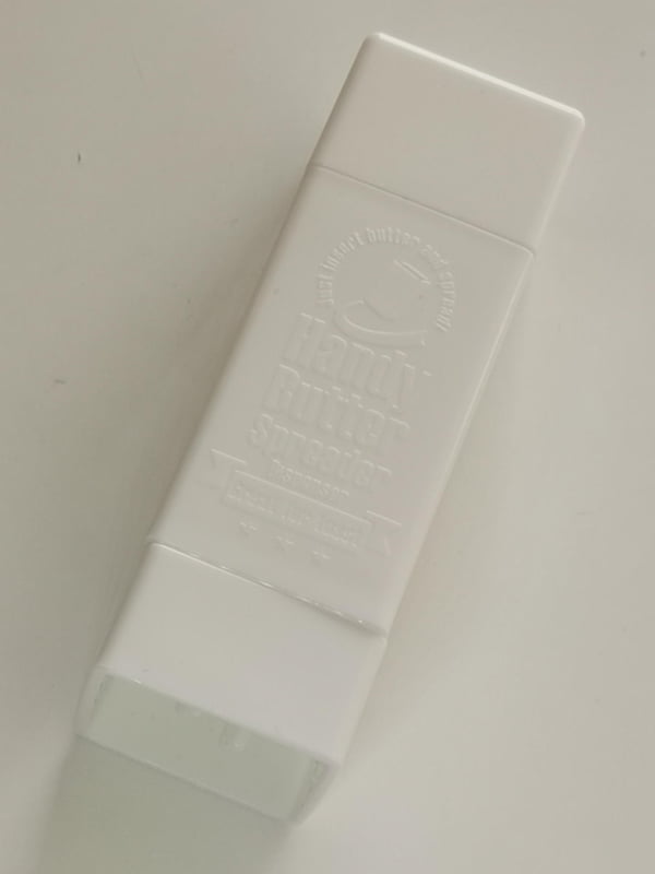 なんの変哲もないスクエアな本体だが、この内部にカットしたコンテナのような恰好のバターを入れるだけ