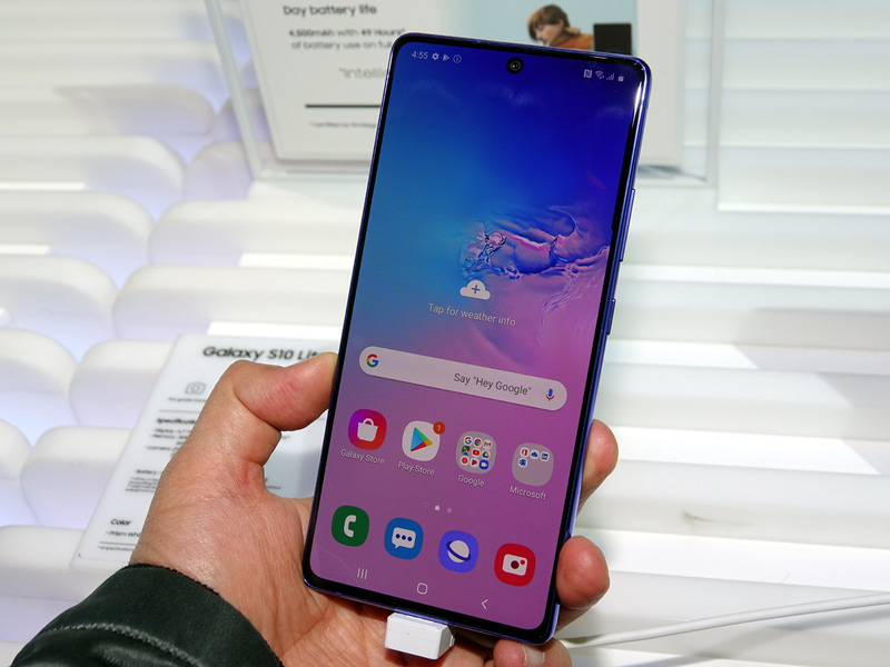 CESに合わせて発表されたGalaxy Note10 Lite（左）とGalaxy S10 Lite（右）