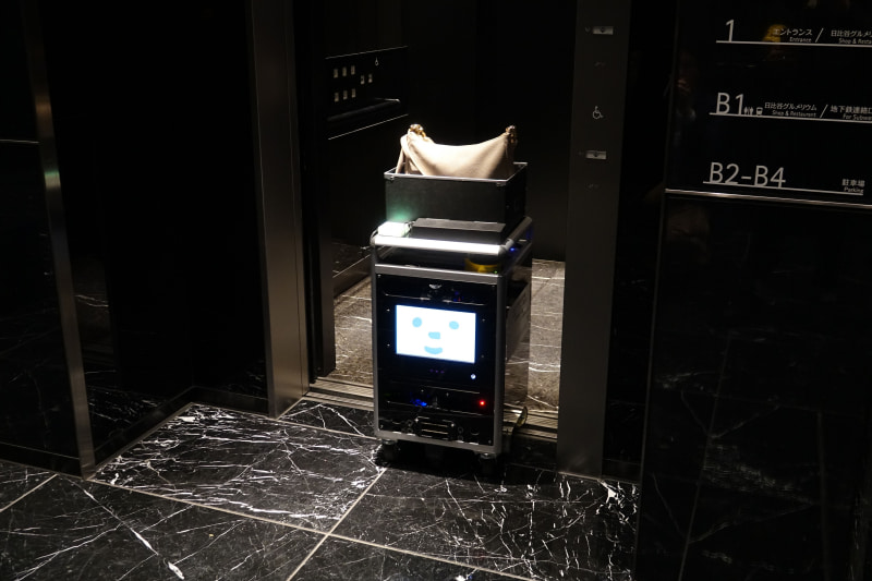 無事到着して降りるCuboidくん