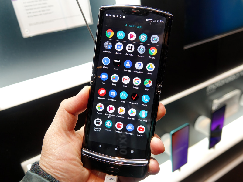 UIは標準のAndroidに近く、シンプルだ