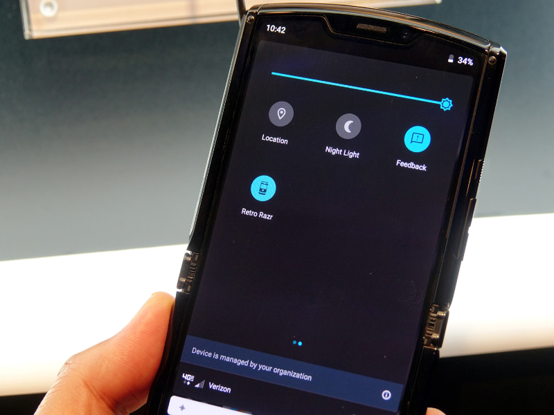 Retro Razrは、クイック設定パネルから呼び出すことができる