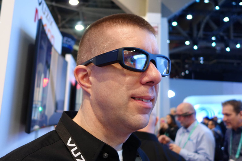 Vuzix Bladeの新バージョン。といっても見た目は変わらない