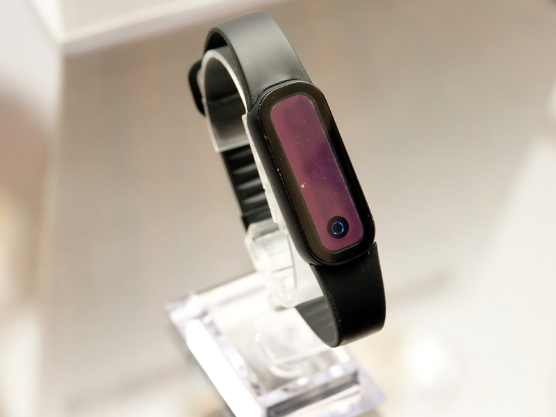 充電不要のアクティビティトラッカー「MOTHER」