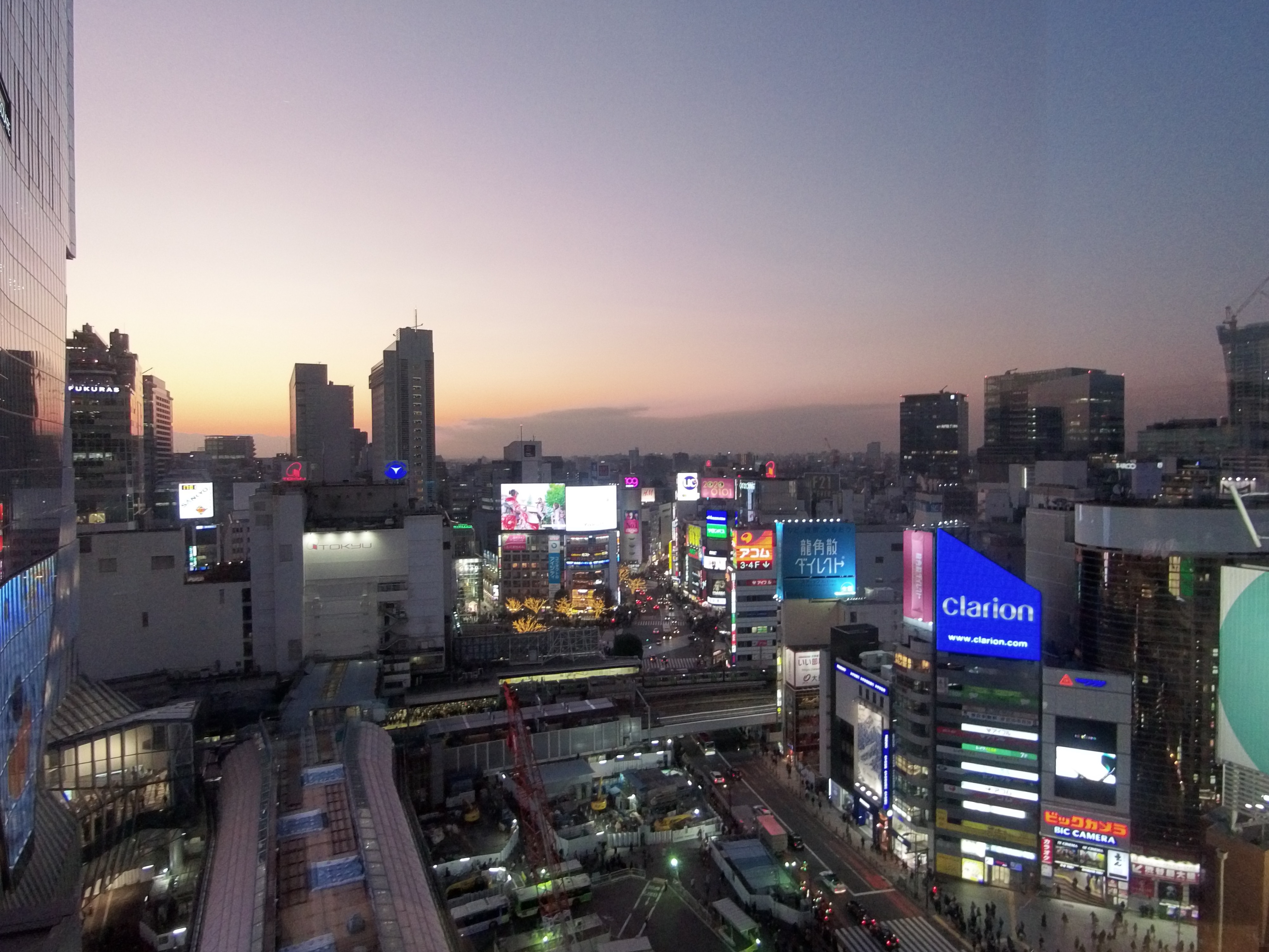 4K、通常モードで撮影した渋谷の夕景（クリック先は無加工）