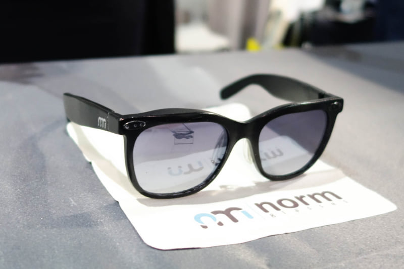 Norm Glasses。あまりスマートグラスらしくないデザインが特徴