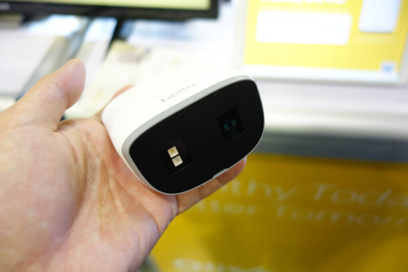 底面部にセンサーを搭載している。これをおなかに押し当てる。会場で試したが、おなかを出すのが若干恥ずかしい