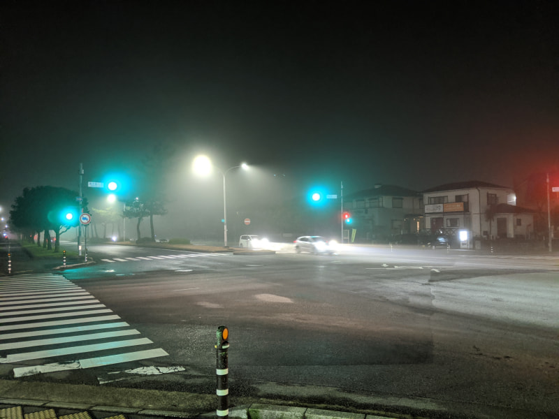 交差点の夜景　夜景モード撮影