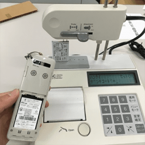 専用機器「バッテリーテスター」