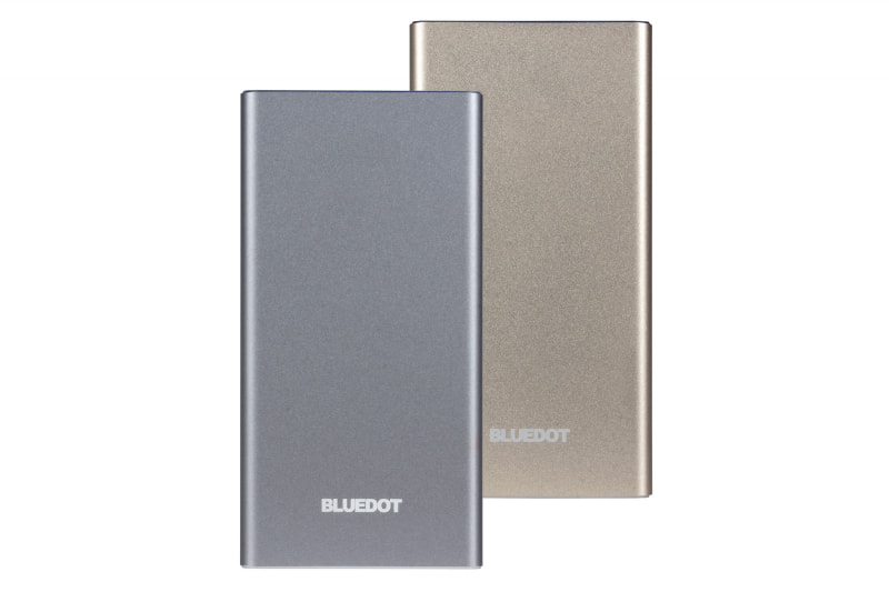 左＝シルバー　右＝ゴールド