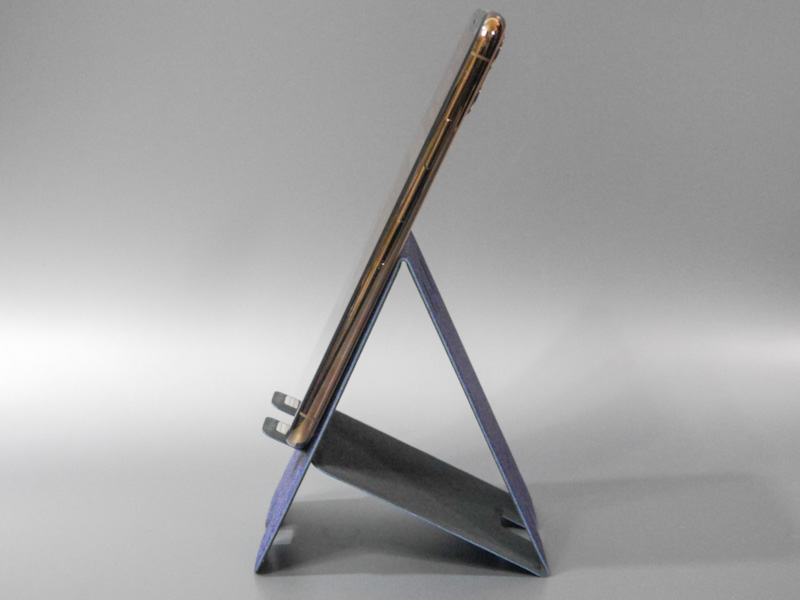 重心はやや高めだが、見た目よりもはるかに安定感がある