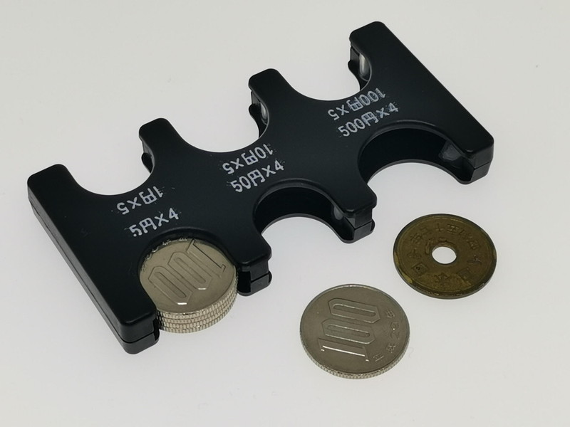 筆者も知らなかったが、同じ大きさの5円の代わりに、5円5枚のスロットに100円硬貨を入れると、総額は3155円と3000円超え。しかし、きっと別の不便が出てきそうな予感がする。しかし5円はいろいろと使途は多いだろう。